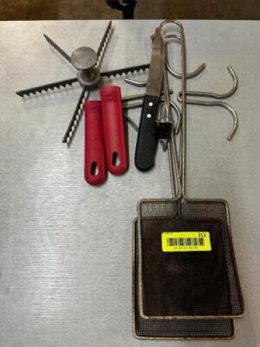 (1) LOT OF ASSORTED SMALL WARES.
