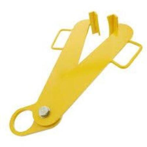 DESCRIPTION: (1) DRUM CLAMP BARREL LIFT, DRUM LIFTERBRAND/MODEL: DL500AINFORMATION: YELLOW, 500KG CAPACITYSIZE:&nbsp;30-55 GALLON DRUMRETAIL$: $74.99 EAQTY: 1