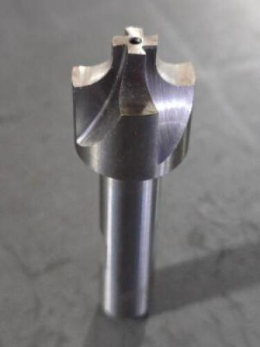 DESCRIPTION: (1) CARBIDE CORNER ROUNDING END MILL BRAND/MODEL: VC 182-6122 SIZE: 3/16" RAD 7/8" DIA 1/2" SD RETAIL$: $53.12 QTY: 1