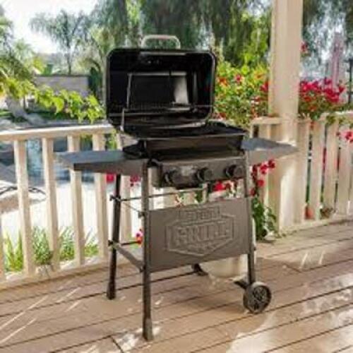 DESCRIPTION: (1) GAS GRILL BRAND/MODEL: EXPERT GRILL INFORMATION: STAINLESS AND BLACK SIZE: 3 BURNER 25 BURGER CAP RETAIL$: $160.00 EA QTY: 1