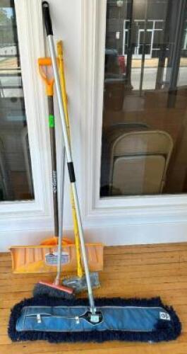 DESCRIPTION: ASSORTED CLEANING SUPPLIES AS SHOWN LOCATION: MAIN FLOOR QTY: 1