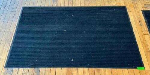 DESCRIPTION: ENTRANCE TRAFFIC MAT SIZE: 60"X36" LOCATION: MAIN FLOOR QTY: 1
