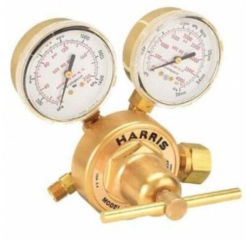 DESCRIPTION: (1) MEDICAL AIR GAS REGULATOR BRAND/MODEL: HARRIS/425-125-346 INFORMATION: TEMP RANGE: 0 TO 125 PSI/BRASS RETAIL$: 229.32 SIZE: 2-1/2"GAU