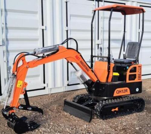 AGT QH-12 MINI EXCAVATOR