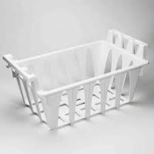 DESCRIPTION: (3) FREEZER BASKET BRAND/MODEL: FRIGIDAIRE #216848205 INFORMATION: WHITE RETAIL$: $70.00 EA SIZE: &lrm;1 X 1 X 1 QTY: 3