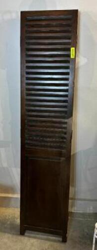 ROOM DIVIDER
