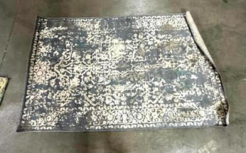 5FTX8FT AREA RUG