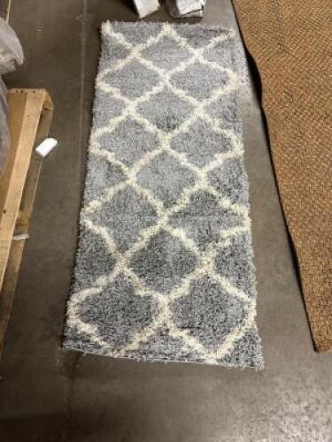 2'X5' GREY RUG