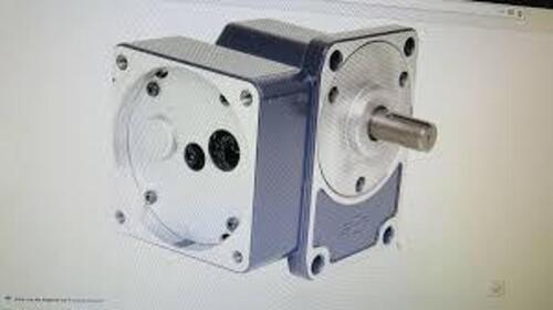 DESCRIPTION: (3) RIGHT ANGLE GEARBOX, CONTINUOUS SPEED REDUCER BRAND/MODEL: DAYTON #23L513 RETAIL$: $ 128.65 EA QTY: 3