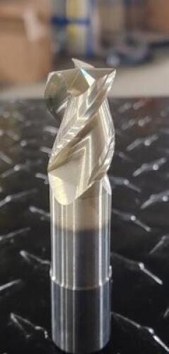 DESCRIPTION: (2) AX3 COATED 3 FLUTE END MILLS BRAND/MODEL: SC TOOL ST1656-30933 RETAIL$: $ 389.75 EA SIZE: 3/4"X3/4"X1" QTY: 2