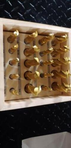 DESCRIPTION: (1) (20) PIECE END MILL SET BRAND/MODEL: INTERSTATE 01335298 INFORMATION: 3/16" TO 3/4 2 AND 4 FLUTE HSS CENTER CUTTING RETAIL$: $330.68