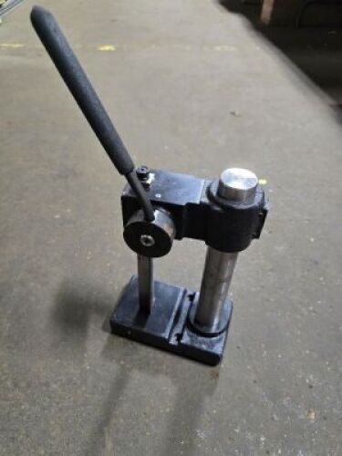 DESCRIPTION: (1) MINI PRESS RETAIL$: $150.00 EA QTY: 1