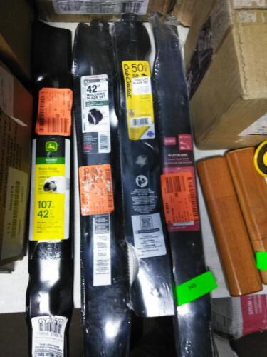 DESCRIPTION: (1) LOT OF (4) LAWN MOWER BLADES QTY: 1