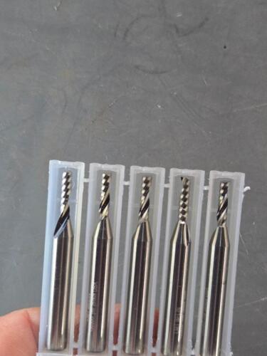 DESCRIPTION: (5) CARBIDE UPCUT ROUTER BIT BRAND/MODEL: LMT 13030G SIZE: 3mm DIA 6mm SD RETAIL$: $594.60 QTY: 5