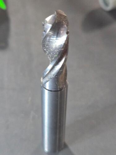DESCRIPTION: (4) SOLID CARBIDE REGROUND DRILL BITS BRAND/MODEL: AMAMCO 3860 QTY: 4