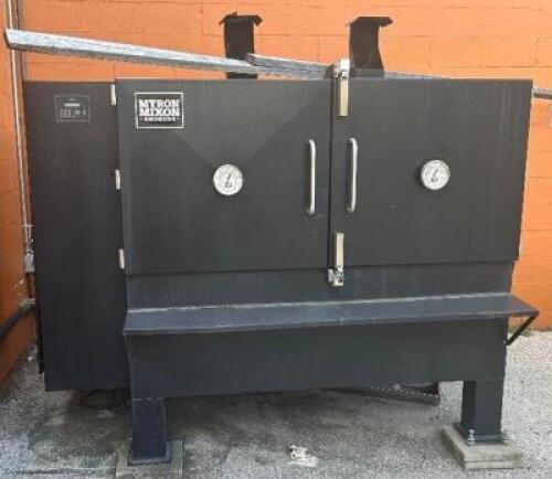 DESCRIPTION MAYRON MIXON 60" STATIONARY COMMERCIAL SMOKER BRAND / MODEL: MYRON MIXON ADDITIONAL INFORMATION OFF SITE. PICK UP IN ST. LOUIS MUST ME SCH