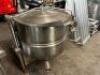 DESCRIPTION CLEVELAND 40 GALLON NATURAL GAS TILTING KETTLE BRAND / MODEL: CLEVELAND KGL-40-T ADDITIONAL INFORMATION NATURAL GAS, 120 VOLT, 1 PHASE. RE - 4