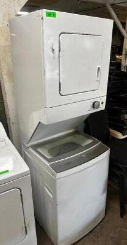 DESCRIPTION WHIRLPOOL WASHER DRYER STACK COMBO BRAND / MODEL: WHIRLPOOL WET4024HWO ADDITIONAL INFORMATION 208 VOLT, 13 AMP LOCATION BAY 6 QTY 1