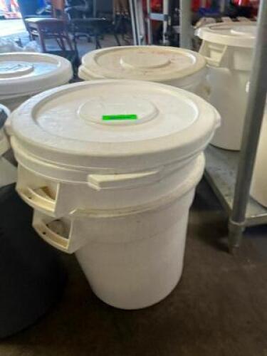 DESCRIPTION (2) BAKERS MARK 20 GALLON INGREDIENTS BINS W/ LIDS. BRAND / MODEL: BAKERS MARK THIS LOT IS: SOLD BY THE PIECE LOCATION BAY 6 QTY 2