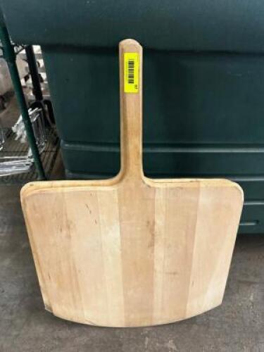 DESCRIPTION (2) WOODEN PIZZA PADDLES THIS LOT IS: SOLD BY THE PIECE LOCATION BAY 6 QTY 2