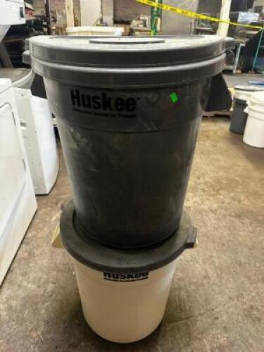 DESCRIPTION (2) 40 GALLON PLASTIC INGREDIENTS BINS W/ LIDS. THIS LOT IS: SOLD BY THE PIECE LOCATION BAY 6 QTY 2
