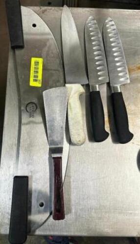 DESCRIPTION (5) ASSORTED KITCHEN KNIVES. THIS LOT IS: SOLD BY THE PIECE LOCATION BAY 6 QTY 5