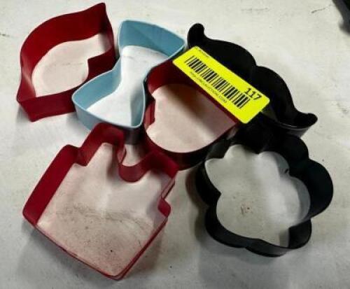 DESCRIPTION (6) ASSORTED COOKIE CUTTERS. THIS LOT IS: ONE MONEY LOCATION BAY 6 QTY 1