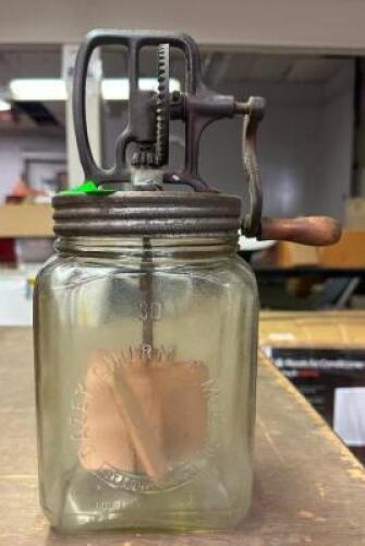 VINTAGE DAZEY BUTTER CHURN