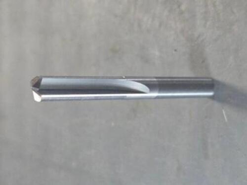 DESCRIPTION: (4) SOLID CARBIDE STRAIGHT FLUTE DRILL BIT BRAND/MODEL: WIDIA M43605 SIZE: .2810" DIA RETAIL$: $143.32 QTY: 4
