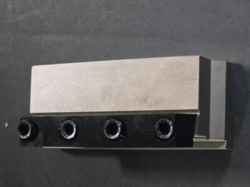 DESCRIPTION: (1) INDEXABLE CUTOFF BLADE TOOL BLOCK BRAND/MODEL: ISCAR SGTBU SIZE: 1.02" BLADE HEIGHT RETAIL$: $331.00 QTY: 1