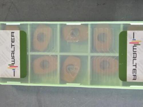 DESCRIPTION: (40) CARBIDE MILLING INSERTS BRAND/MODEL: WALTER P2000-5516582 WAP35 RETAIL$: $1,010.10 QTY: 40