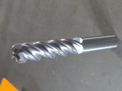 DESCRIPTION: (2) CARBIDE SQ END MILL BRAND/MODEL: MELIN TOOL VXMG4T-1616-R120 SIZE: 1/2" DIA 2" LOC RETAIL$: $205.77 QTY: 2
