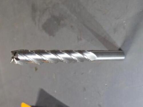 DESCRIPTION: (1) HSS SQ END MILL BRAND/MODEL: VC 01735240 SIZE: 3/8" DIA 2-1/2" LOC QTY: 1