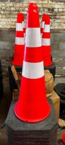 (10) AGT REFLECTIVE TRAFFIC CONES