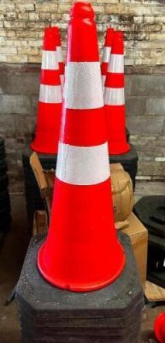 (10) AGT REFLECTIVE TRAFFIC CONES