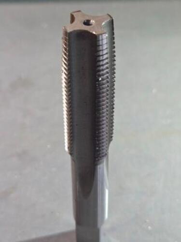 (4) HSS STRAIGHT FLUTE TAPS