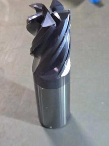 (1) SOLID CARBIDE CORNER RADIUS END MILL