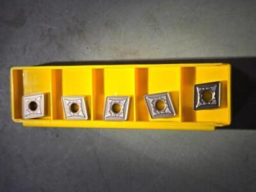 (15) CARBIDE TURNING INSERTS