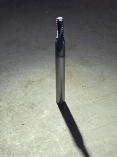 (10) CARBIDE THREAD MILLS