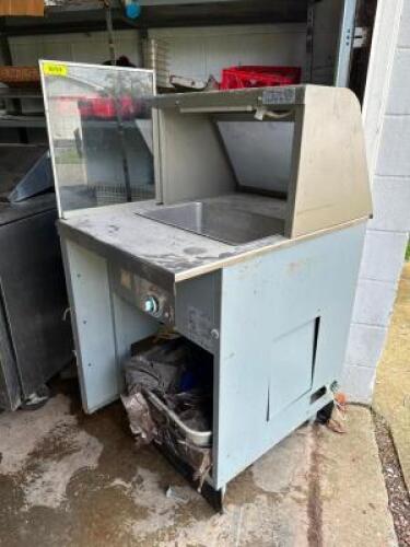 DUKE SINGLE WELL FOOD WARMER WITH SNEEZE GUARD AND UNDERSTORAGE ON LEGS