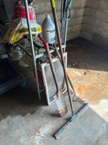 LOT OF ASSORTED HAND AND LAWN TOOLS