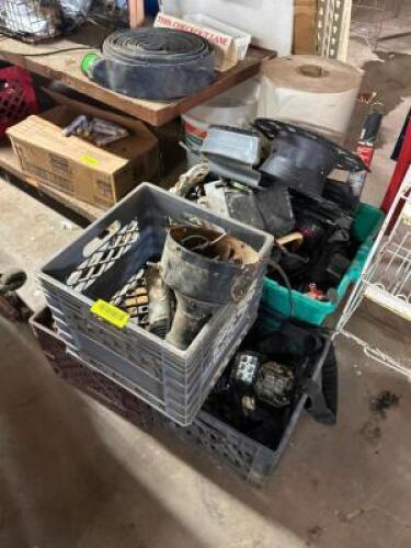 LARGE ASSORTMENT OF VAC HARDWARE