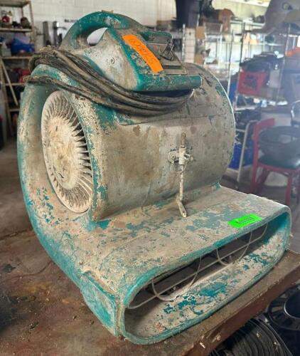 DESCRIPTION: AIR MOVER INFORMATION: IN WORKING CONDITION QTY: 1
