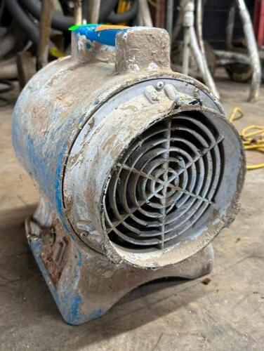 DESCRIPTION: AIR MOVER INFORMATION: CORD MIGHT NEED TO BE REPLACED - SEE PHOTOS QTY: 1
