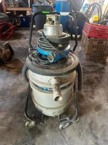 DESCRIPTION TORNADO WET DRY SHOP VACUUM BRAND / MODEL: TORNADO QTY 1