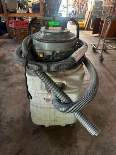 DESCRIPTION EAGLE POWER COMMERCIAL VACUUM CLEANER BRAND / MODEL: EAGLE POWER ADDITIONAL INFORMATION SELLER INDICATES IN WORKING QTY 1