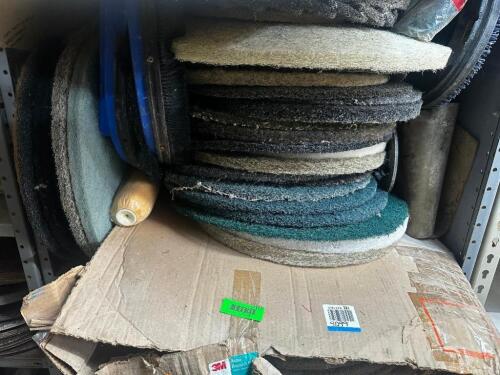 DESCRIPTION (1) LOT OF ASSORTED SCRUBBER PADS. THIS LOT IS: ONE MONEY QTY 1