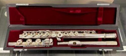 FRENCH MODEL FLUTE WITH CASE
