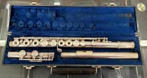 FRENCH MODEL FLUTE WITH CASE