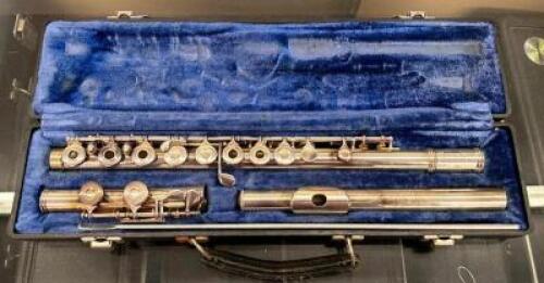 FRENCH MODEL FLUTE WITH CASE